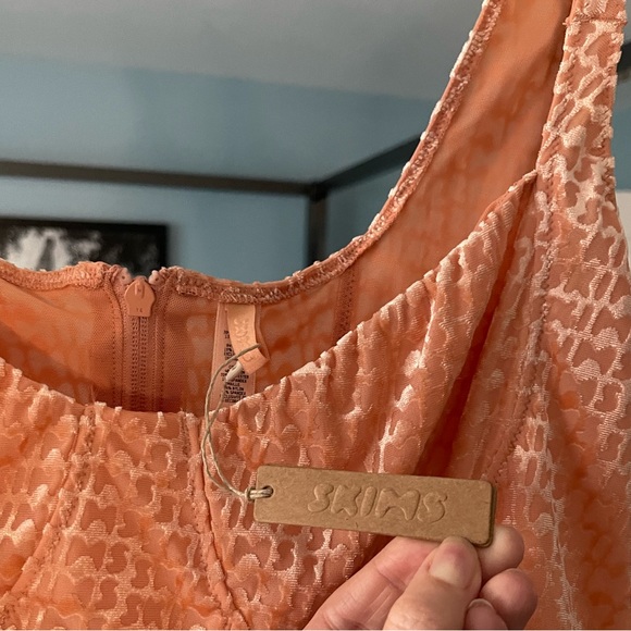 NEW NWT SKIMS Peach Velvet Corset Top Velour NWT Kim Kardashian Repeat Logo 3X - Picture 7 of 8